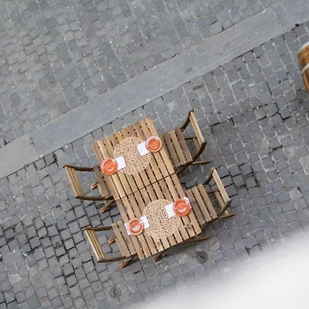 Ohh - Ganesha Studio- Center