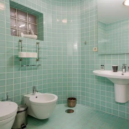 Ohh - Ganesha Studio- Center * Oporto